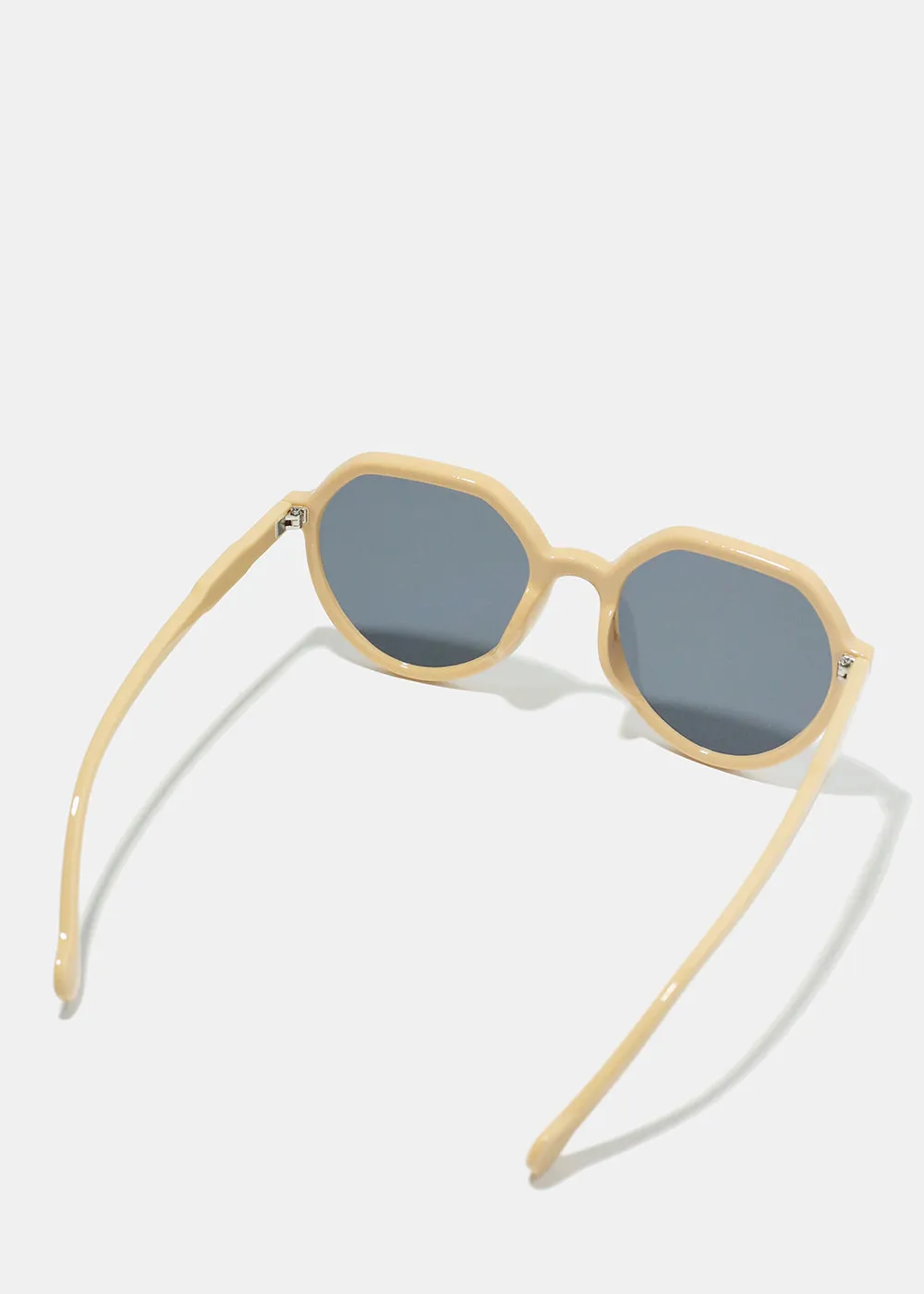 A  Retro Rounded Sunglasses