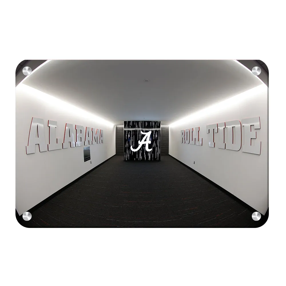 Alabama Crimson Tide - Enter the Locker Room