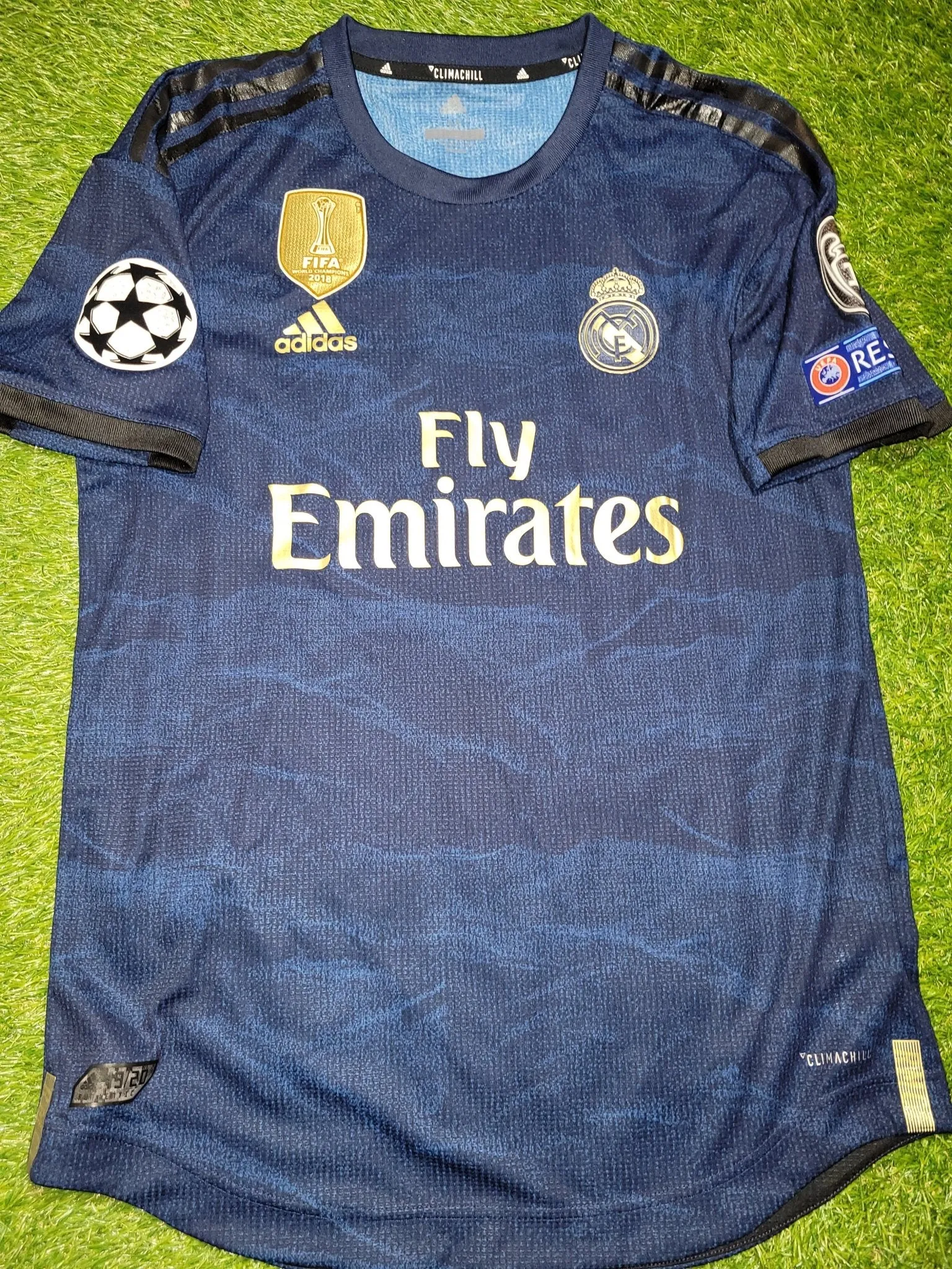 Casemiro Real Madrid 2019 2020 CLIMACHILL PLAYER ISSUE Away Soccer Jersey Shirt M SKU# DW4446