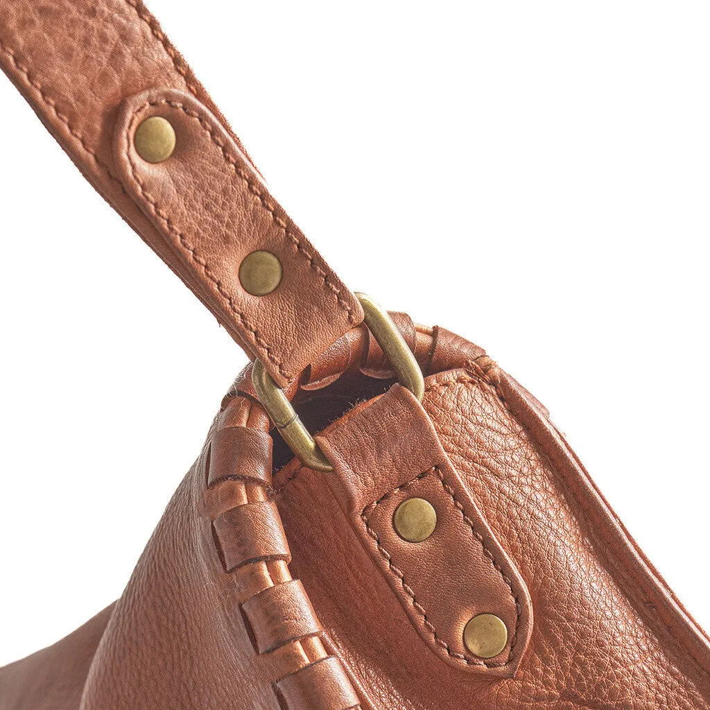 Crossover bag with delicate edge stitching / 16190 - Cognac