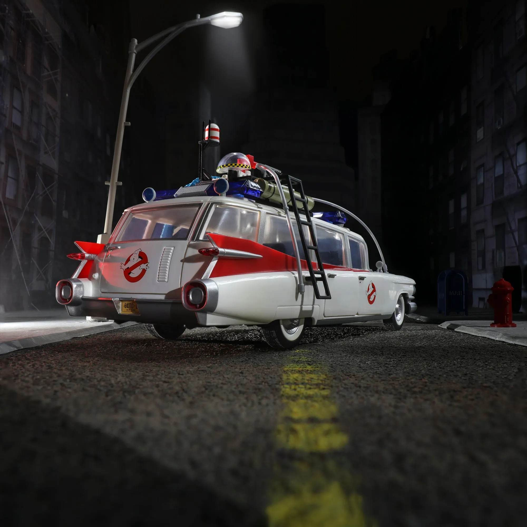 Ghostbusters Plasma Series Ecto-1 (1984)