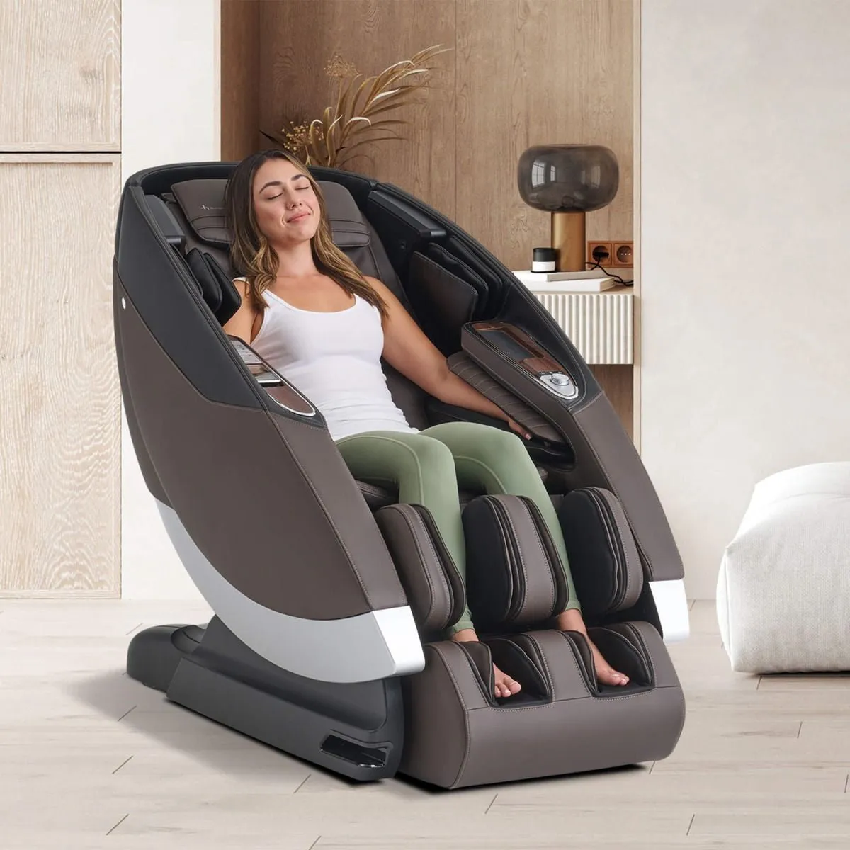 Human Touch Super Novo 2.0 Massage Chair | CES Floor Models