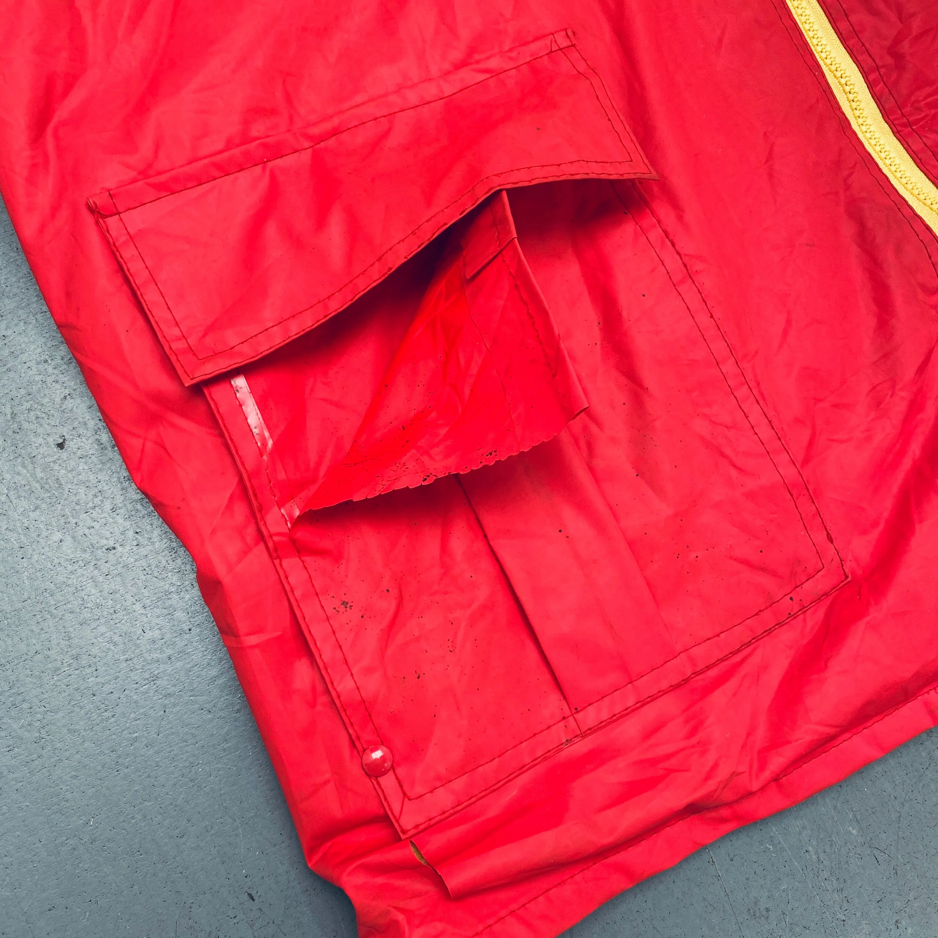 Kansas City Chiefs: 1990's Fullzip Waterproof Rain Mac (L)