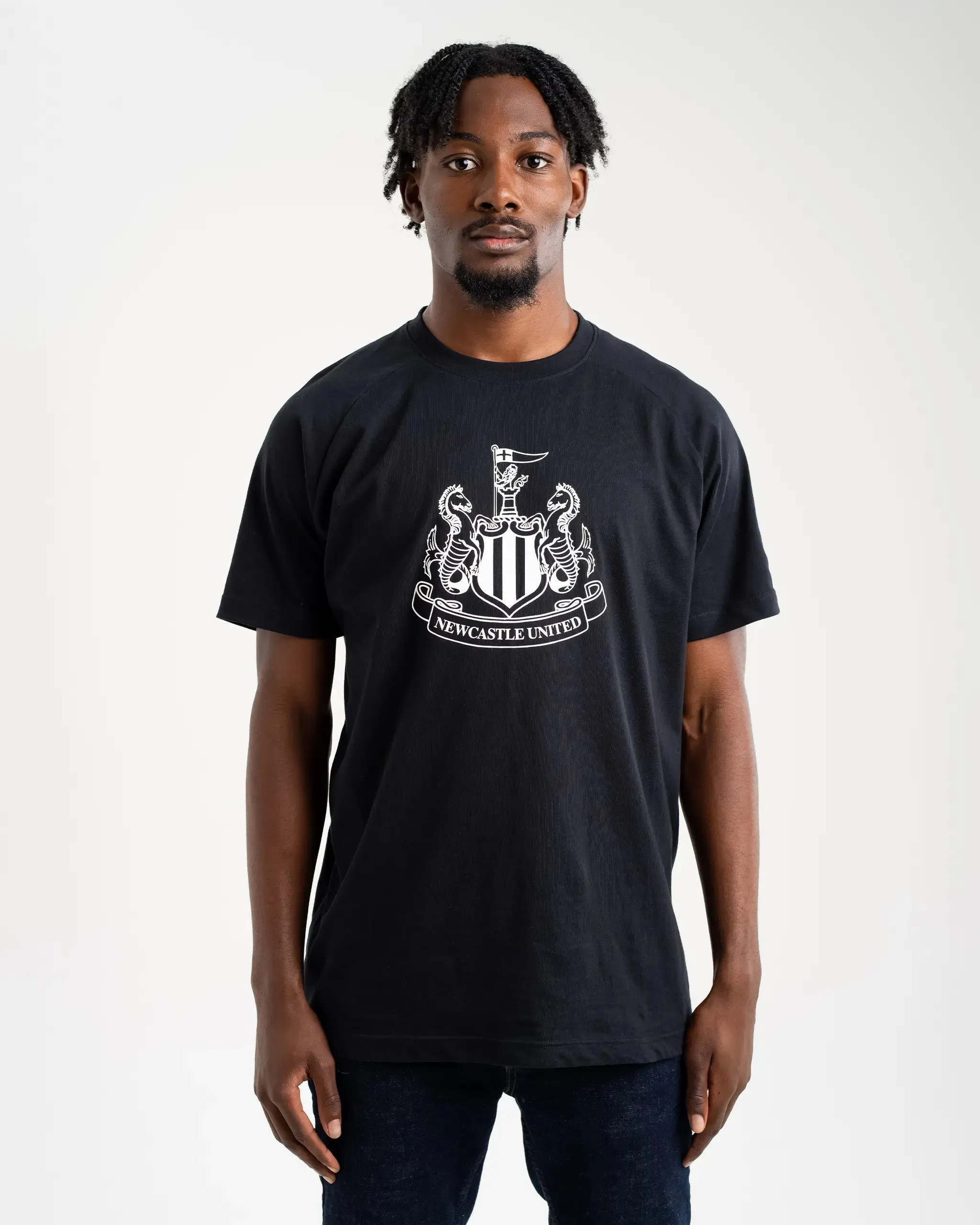 Newcastle United Men's Black Raglan Crest T-Shirt