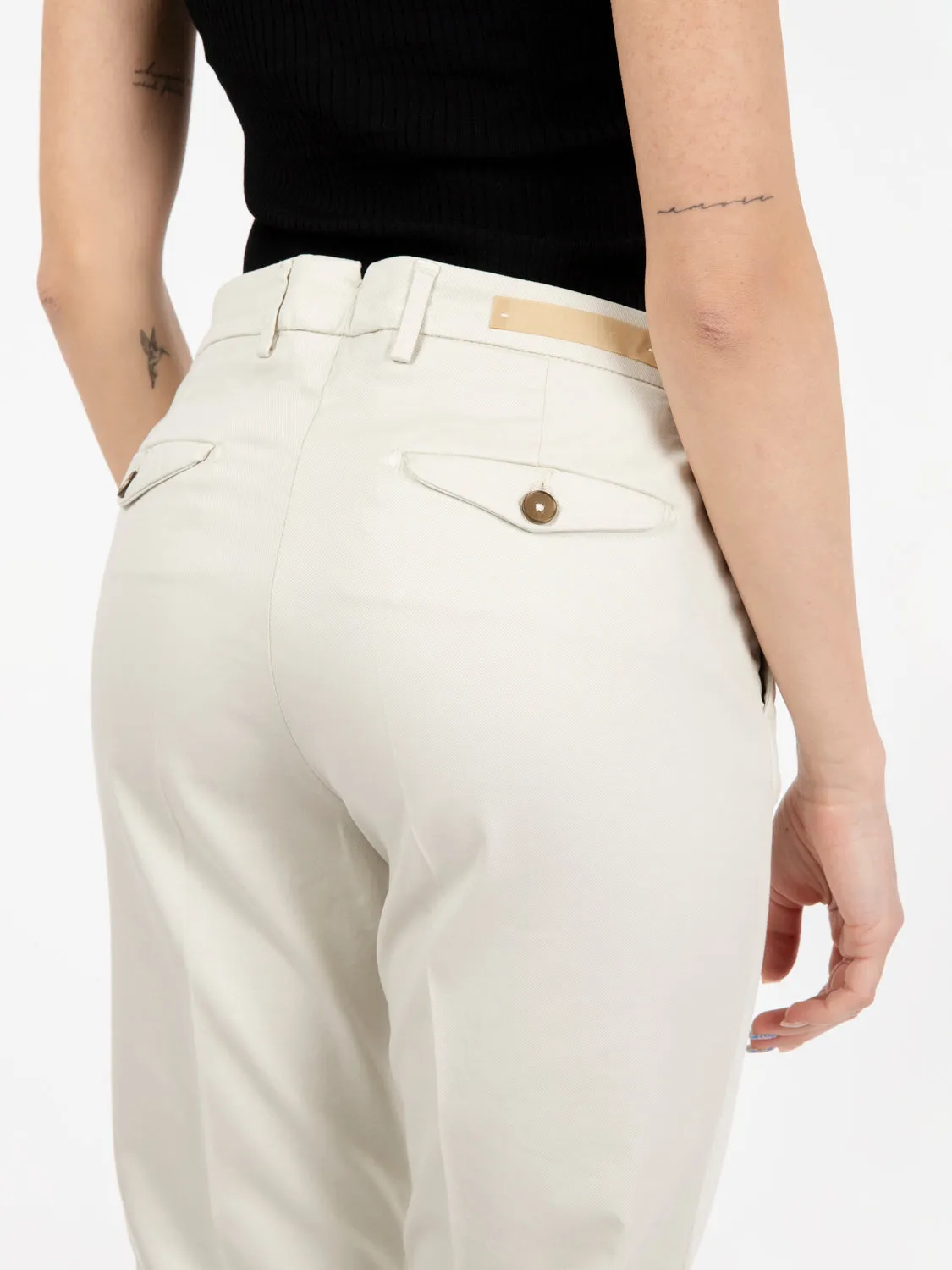 Pantaloni sigaretta beige chiaro