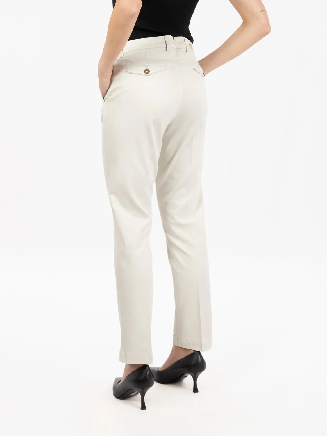 Pantaloni sigaretta beige chiaro