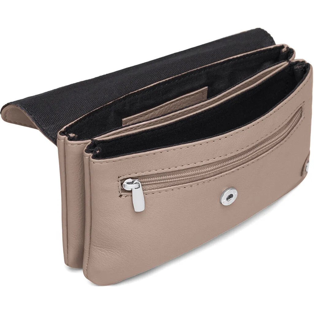 Purse/waist bag in soft leather and timeless design / 16046 - Dusty taupe